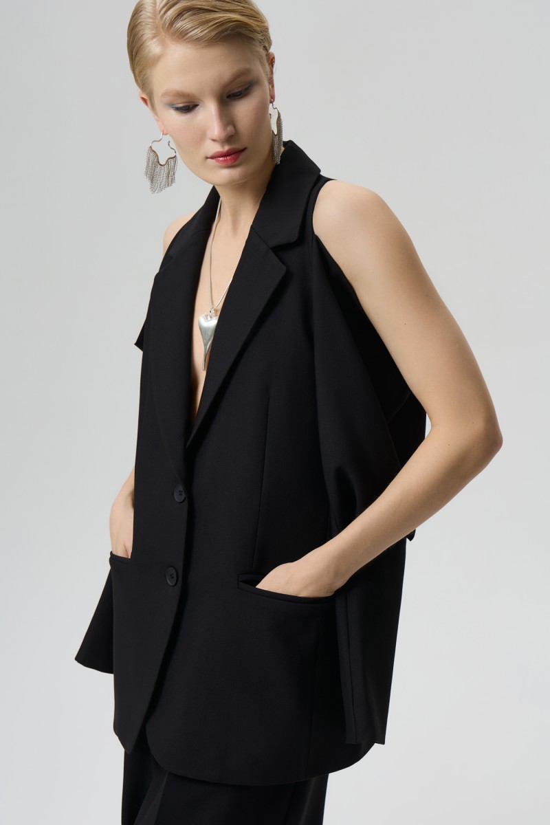 Пиджак с открытыми плечами