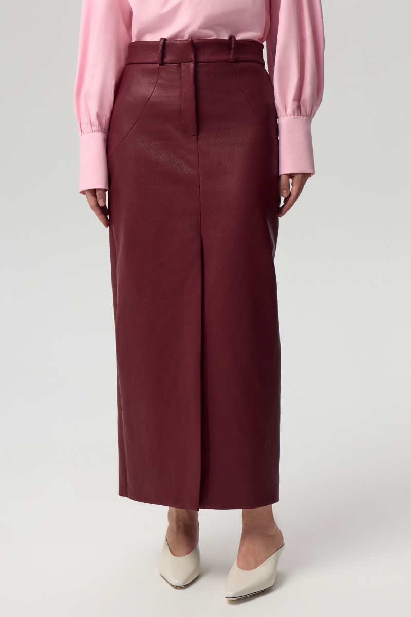 Юбка с разрезом из эко-кожи