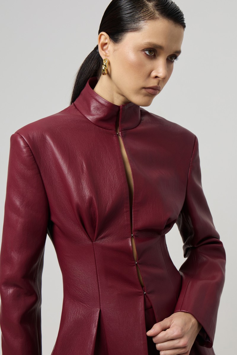 Пиджак из эко-кожи