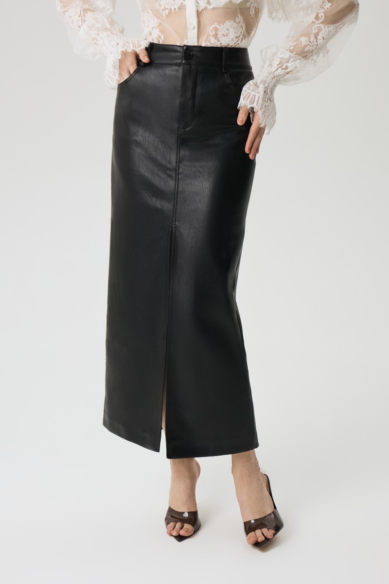 Юбка с разрезом из эко-кожи