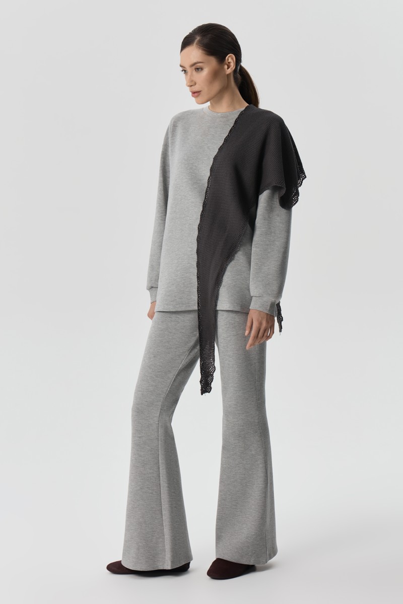 Трикотажный костюм с косынкой