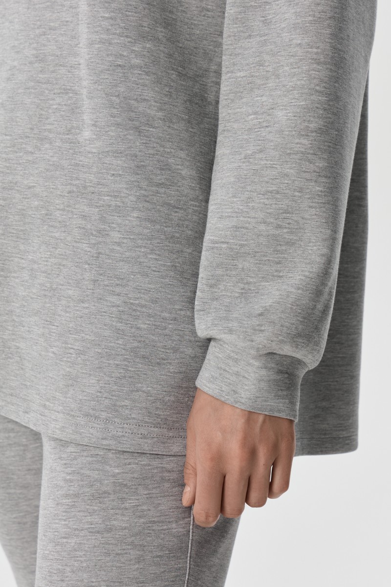 Трикотажный костюм с косынкой