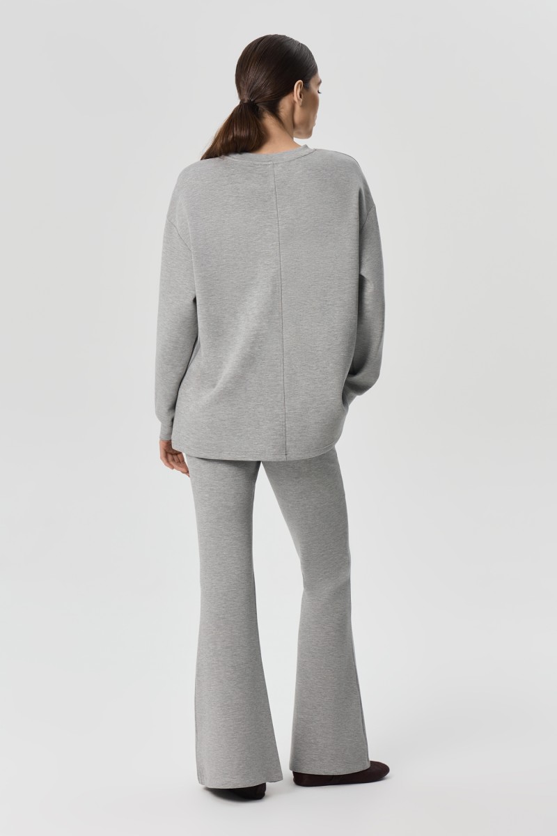 Трикотажный костюм с косынкой