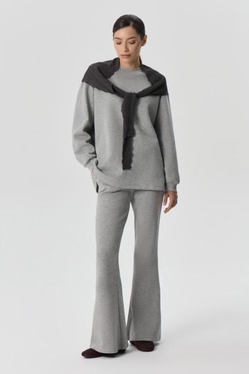 Трикотажный костюм с косынкой