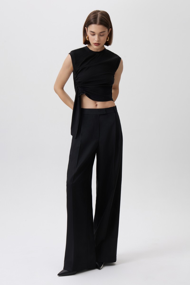 Футболка укороченная с драпировкой