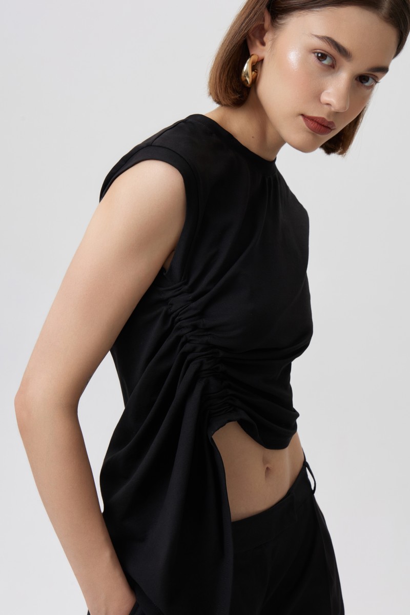 Футболка укороченная с драпировкой