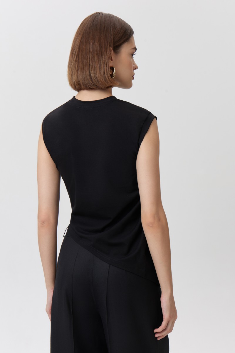 Футболка укороченная с драпировкой