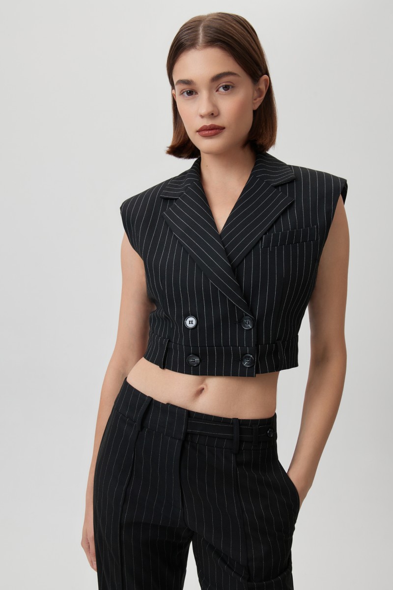 Жилет двубортный