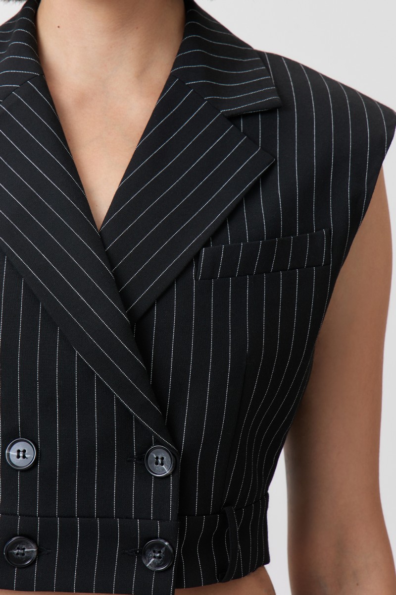 Жилет двубортный