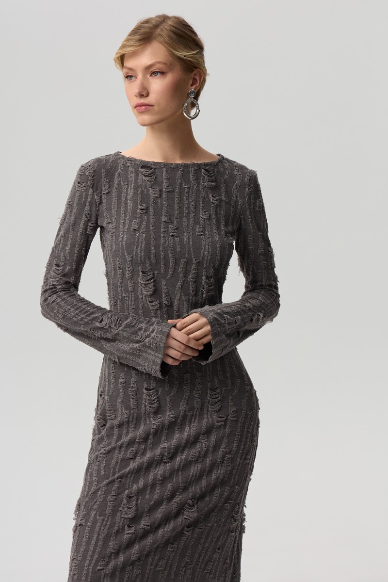 Платье с открытой спиной