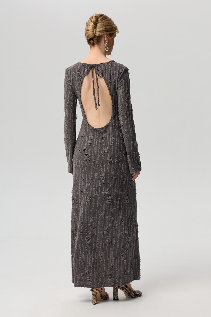 Платье с открытой спиной